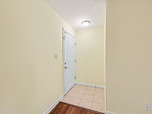 2nd image of 33 Fern Oak Cir APT 103