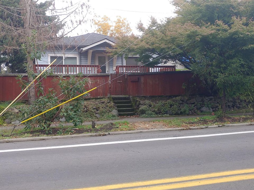 1st image of 2124 E Evergreen Blvd