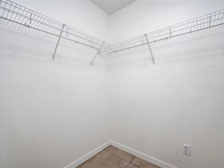10604 Lakeside Vista Dr — Photo 20