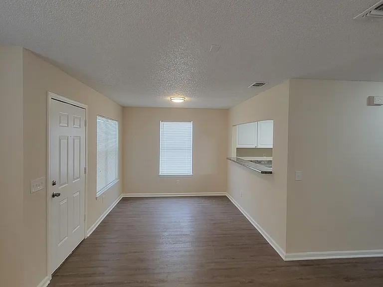 3434 Deer St — Photo 10