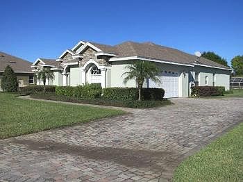 2nd image of 140 Hidden Oaks Ln