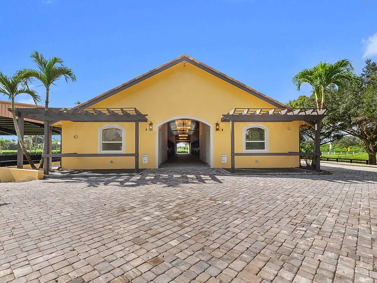 4985 Stables Way — Photo 70