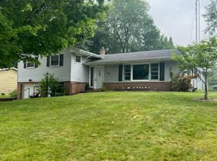 518 Hill Rd, Marshall, MI 49068