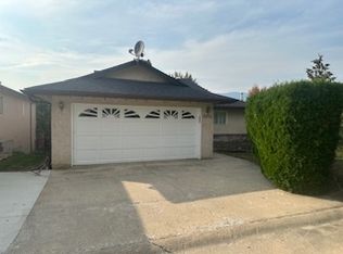 2455 5th Ave NE, Salmon Arm, BC V1E1Y9