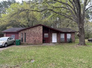 4212 Knowlcrest Dr, Moss Point, MS 39562
