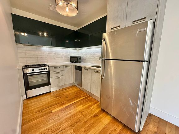 5th image of 12 Ford St #4I
