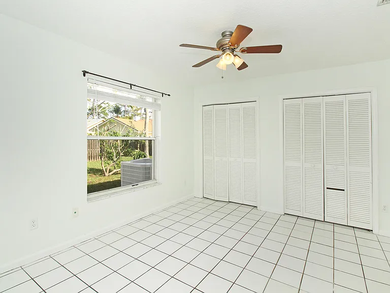 896 Rose Ct — Photo 50