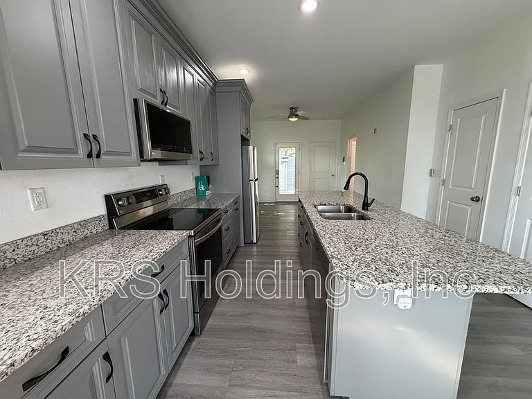 1010 Joyce St — Photo 3
