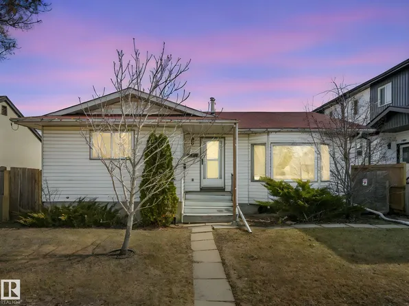 9945 163rd St NW, Edmonton, AB T5P 3N3