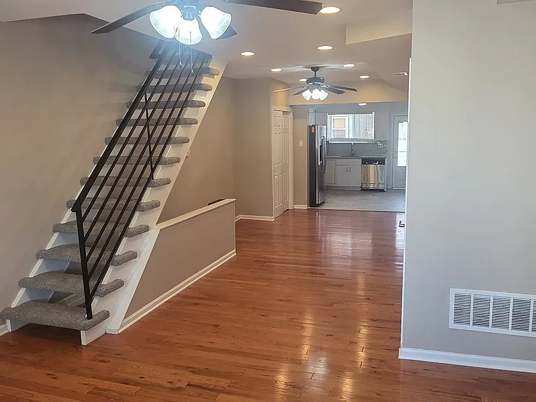1130 Porter St — Photo 3