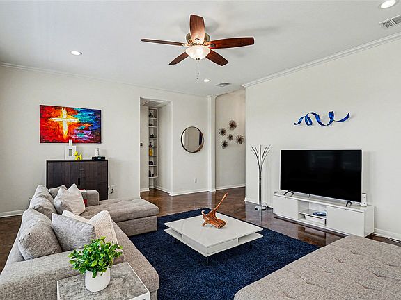 4th image of 2425 S 16th St