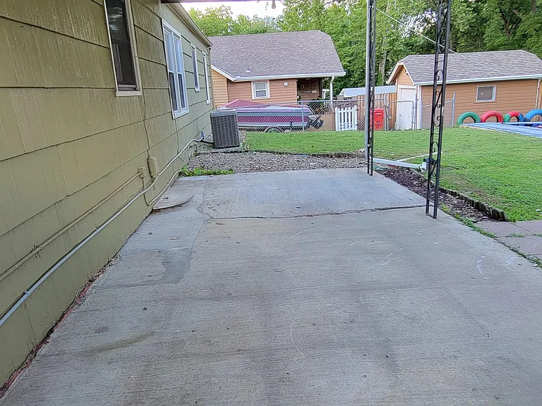 1115 S Cottage St — Photo 12