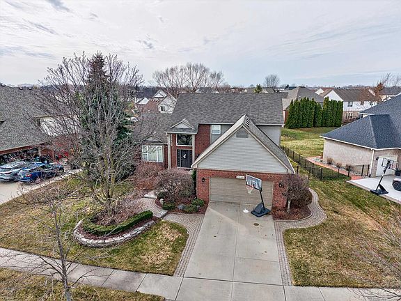 3rd image of 22191 International Ln