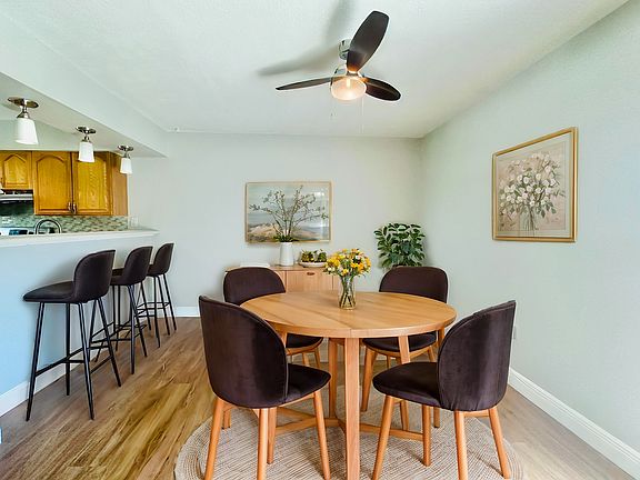 3rd image of 216 Scottsdale Sq