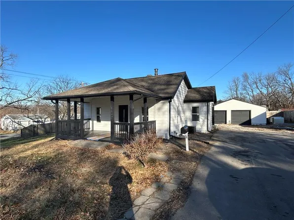 11602 E 25th St S, Independence, MO 64052