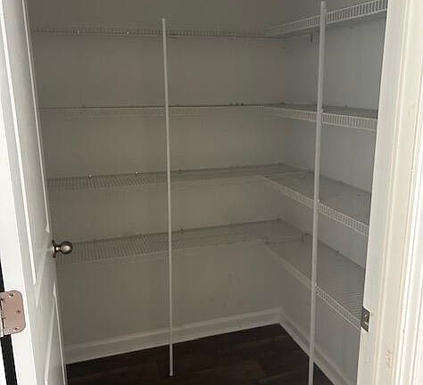 5th image of 331 Willow Pointe Cir