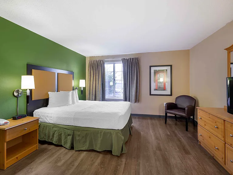 Studio Suite - 1 Queen Bed