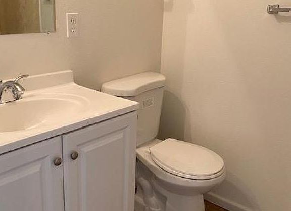 5th image of 233 W Limberlost Dr