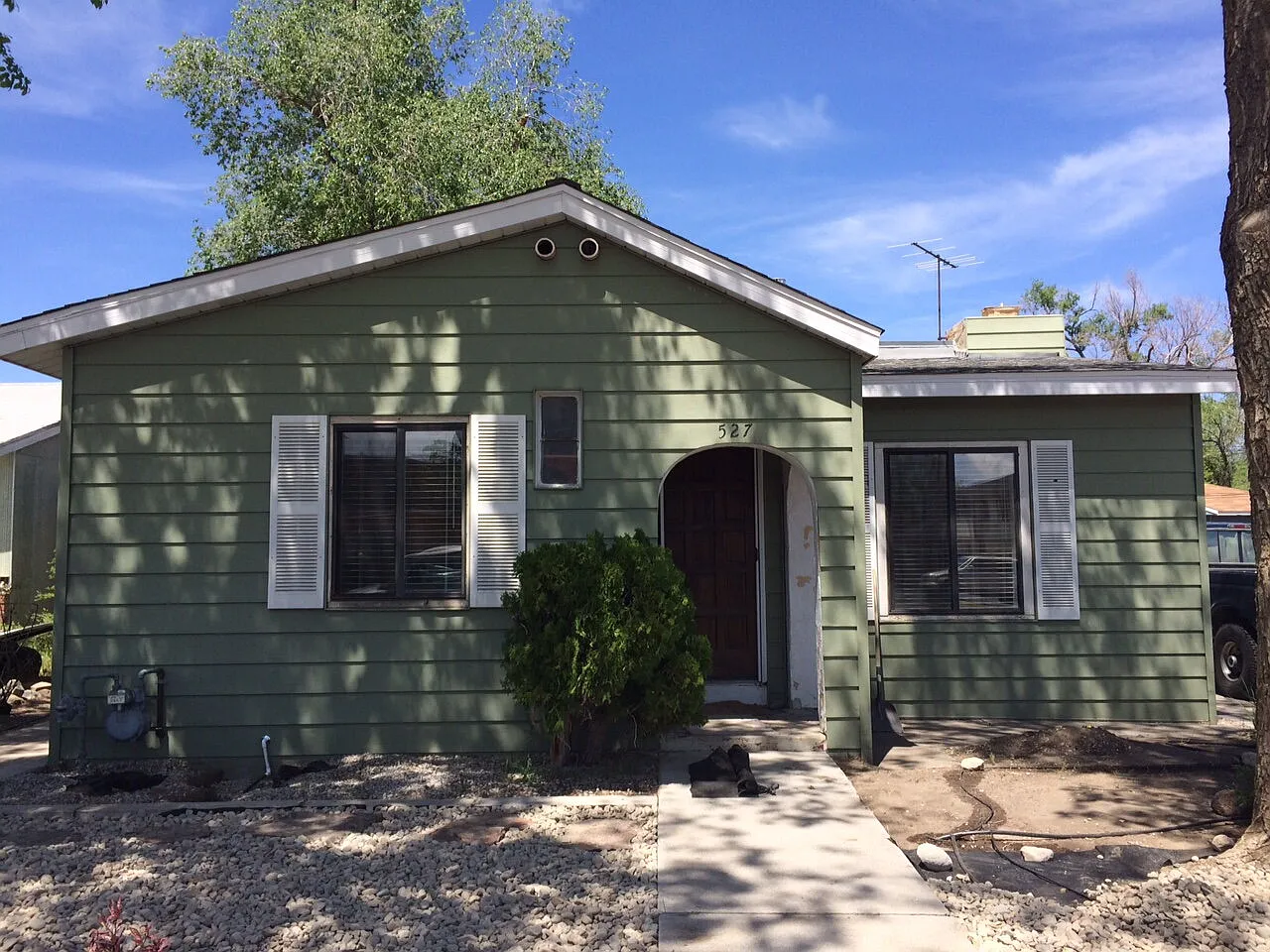 2 bed, 1.0 bath, 745 sqft, $1,950 — Photo 2
