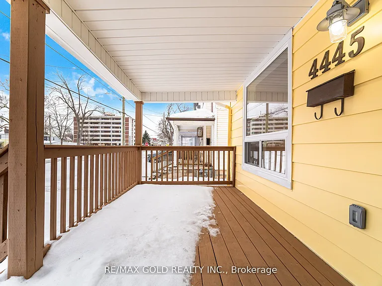 4445 Simcoe St — Photo 7