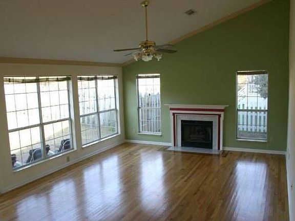 Living Room w/Fireplace