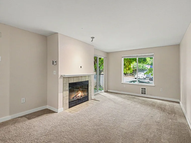 9200 Greenwood Ave N #107 — Photo 5