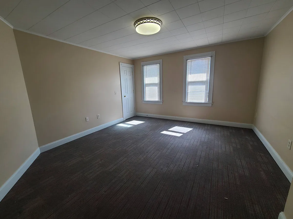 Building Photo - 196 Hillside Ave #7