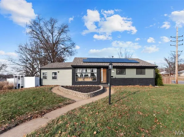 6301 Ashbury Dr, Saint Louis, MO 63123