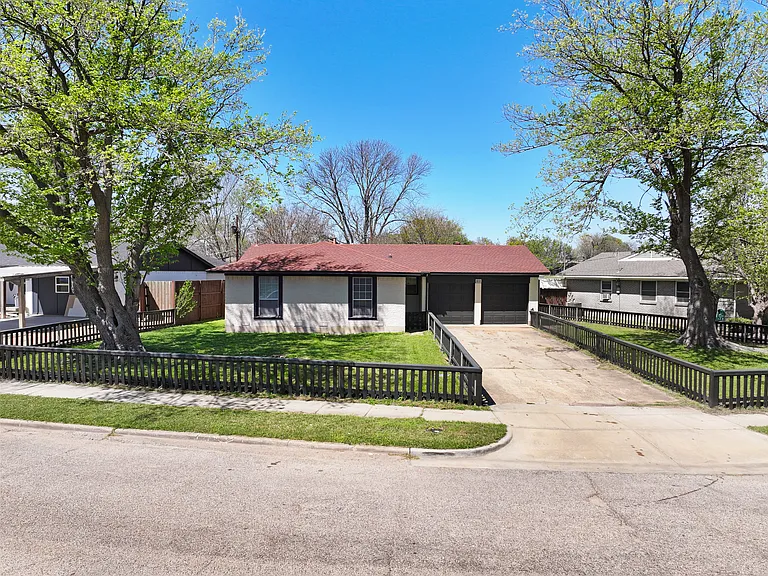2707 Judy Dr — Photo 1