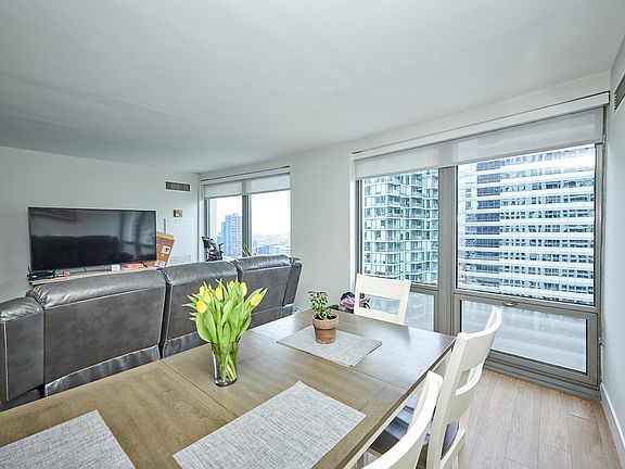 5th image of 440 N Wabash Ave APT 3206