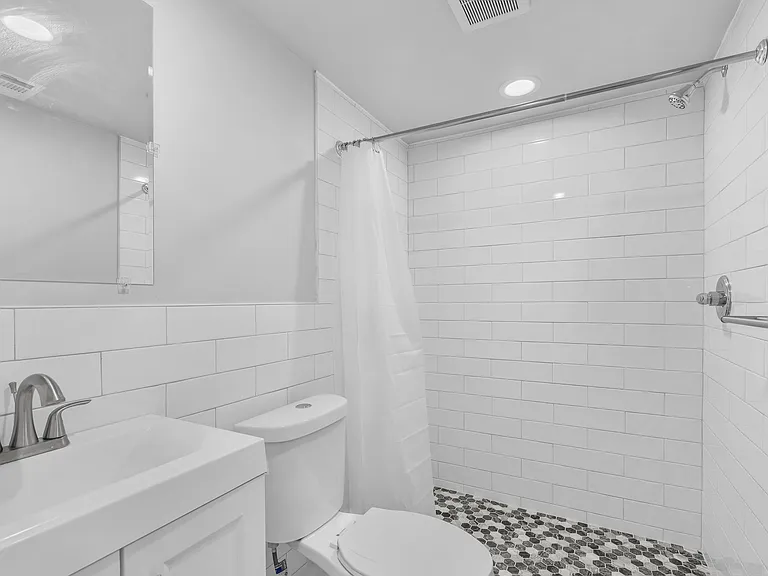 69 E Slocum St — Photo 8