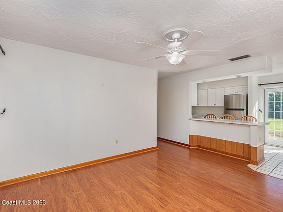 4th image of 1795 Cowan Dr