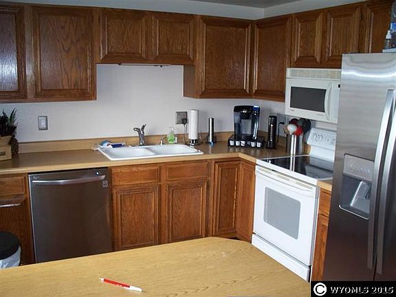 2nd image of 3131 Scott Cir