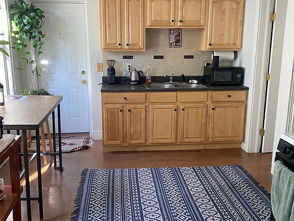 5th image of 2527 Thurman Ave #4