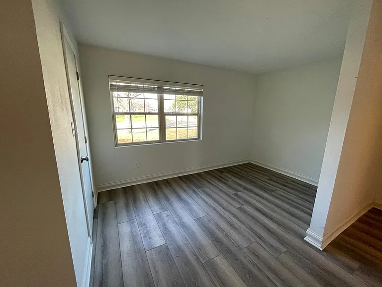401 Village Dr — Photo 10
