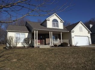 3241 Rockingham St NW, Uniontown, OH 44685