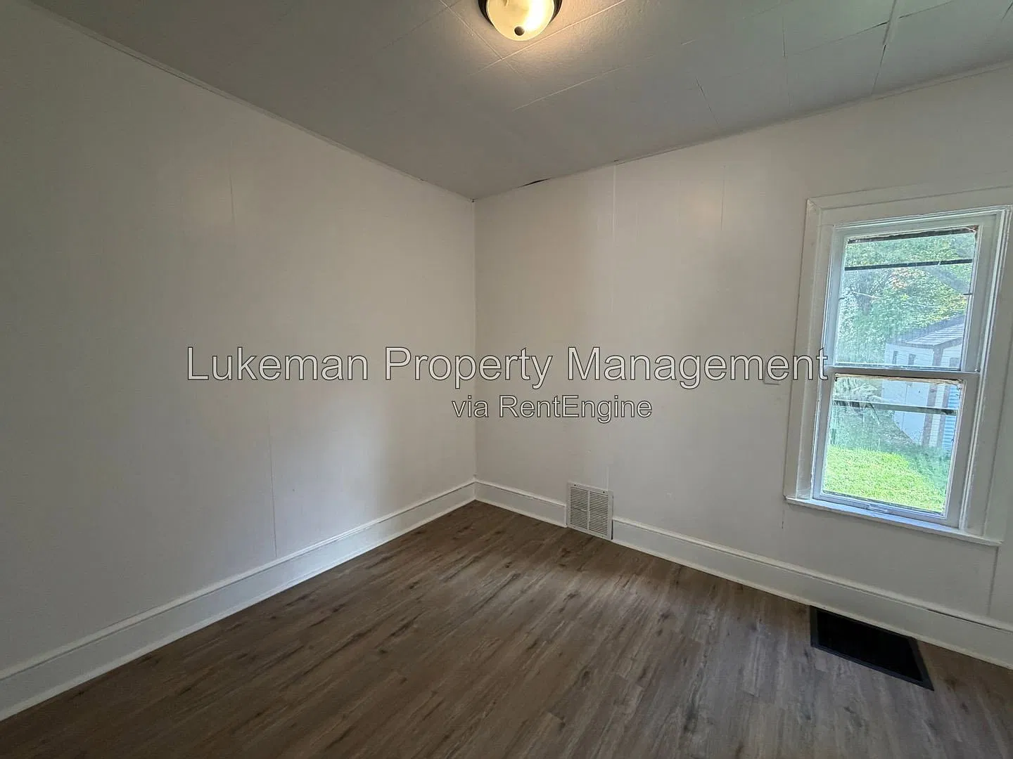2 bed, 1.0 bath, $1,100 — Photo 4
