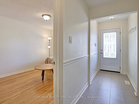 4th image of 2494 Barcella Cres