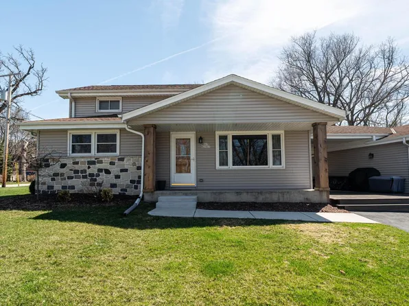 N27W27017 Woodland DRIVE, Pewaukee, WI 53072