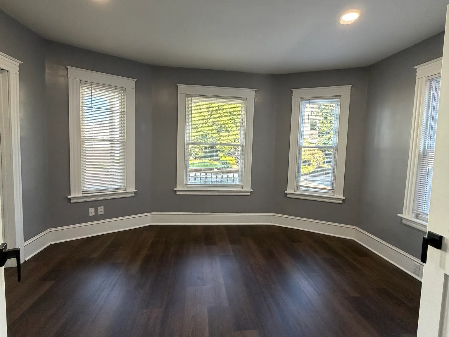 3 bed, 1200 sqft, $2,100 — Photo 2