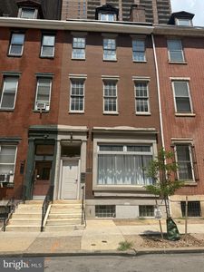 1431 Spruce St APT 2R, Philadelphia, PA, 19102