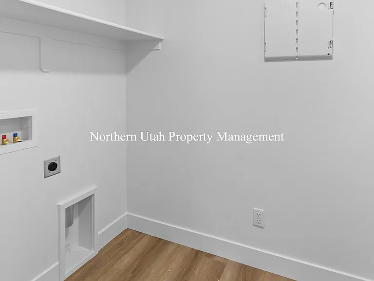 104 W 925 N — Photo 16