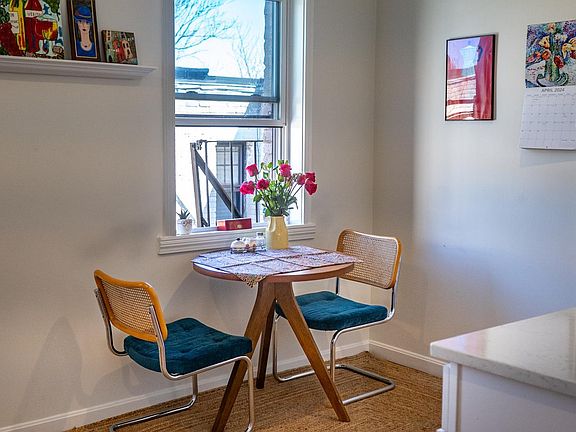5th image of 22 Chiswick Rd APT 18