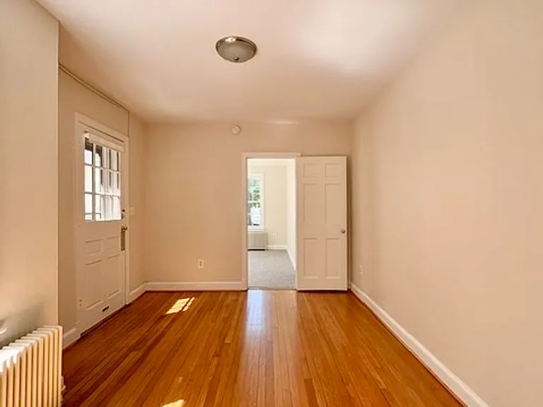 - 4534 Avondale Street — Photo 7