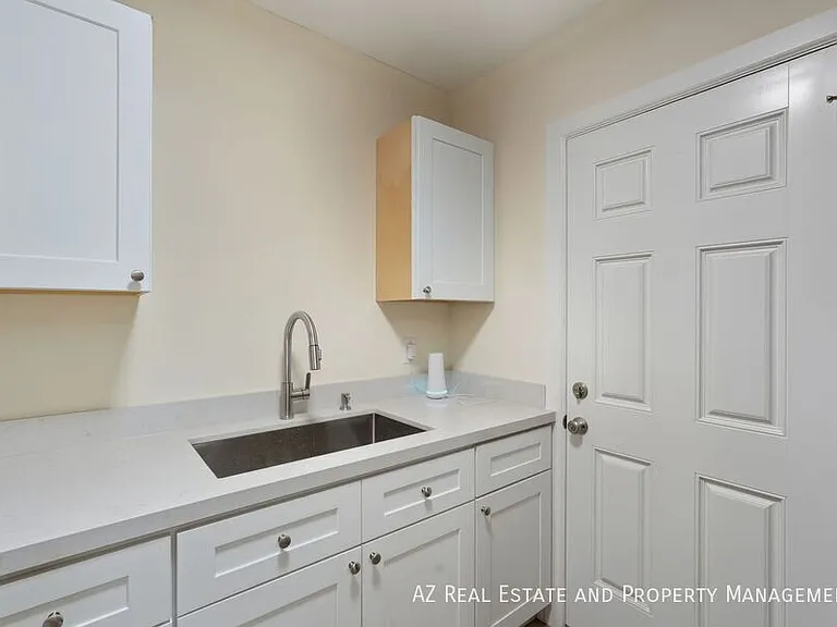 1806 E Coronado Rd #C — Photo 6