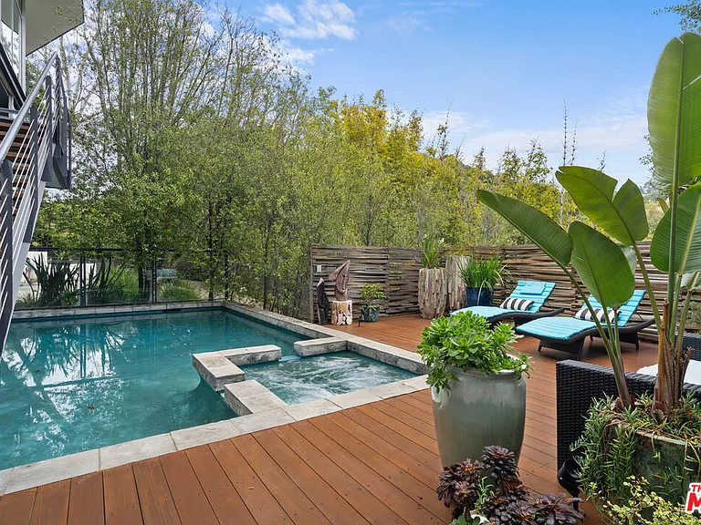 2207 Bowmont Dr — Photo 40