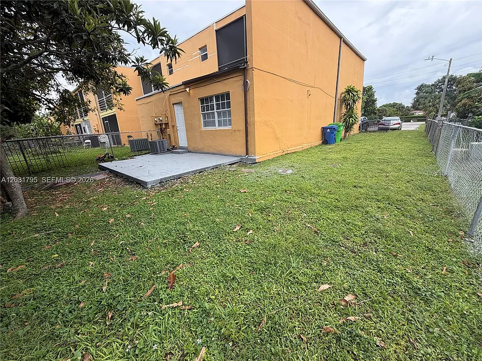 2698 NW 60th Way #165