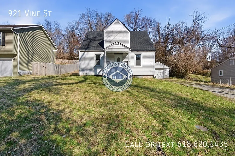 921 Vine St photo 1