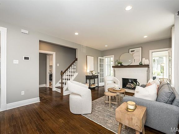 5th image of 1215 W Lockwood Ave
