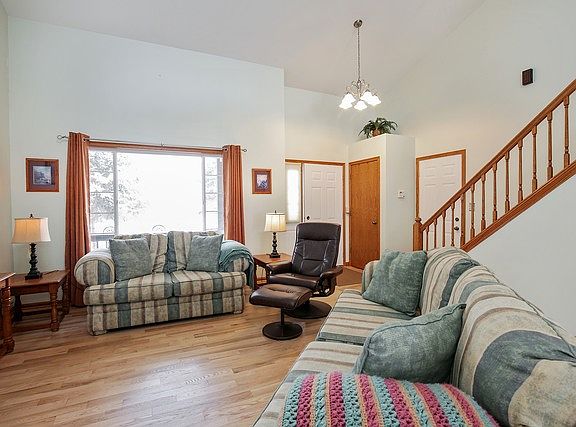 5th image of 239 Oak Ave